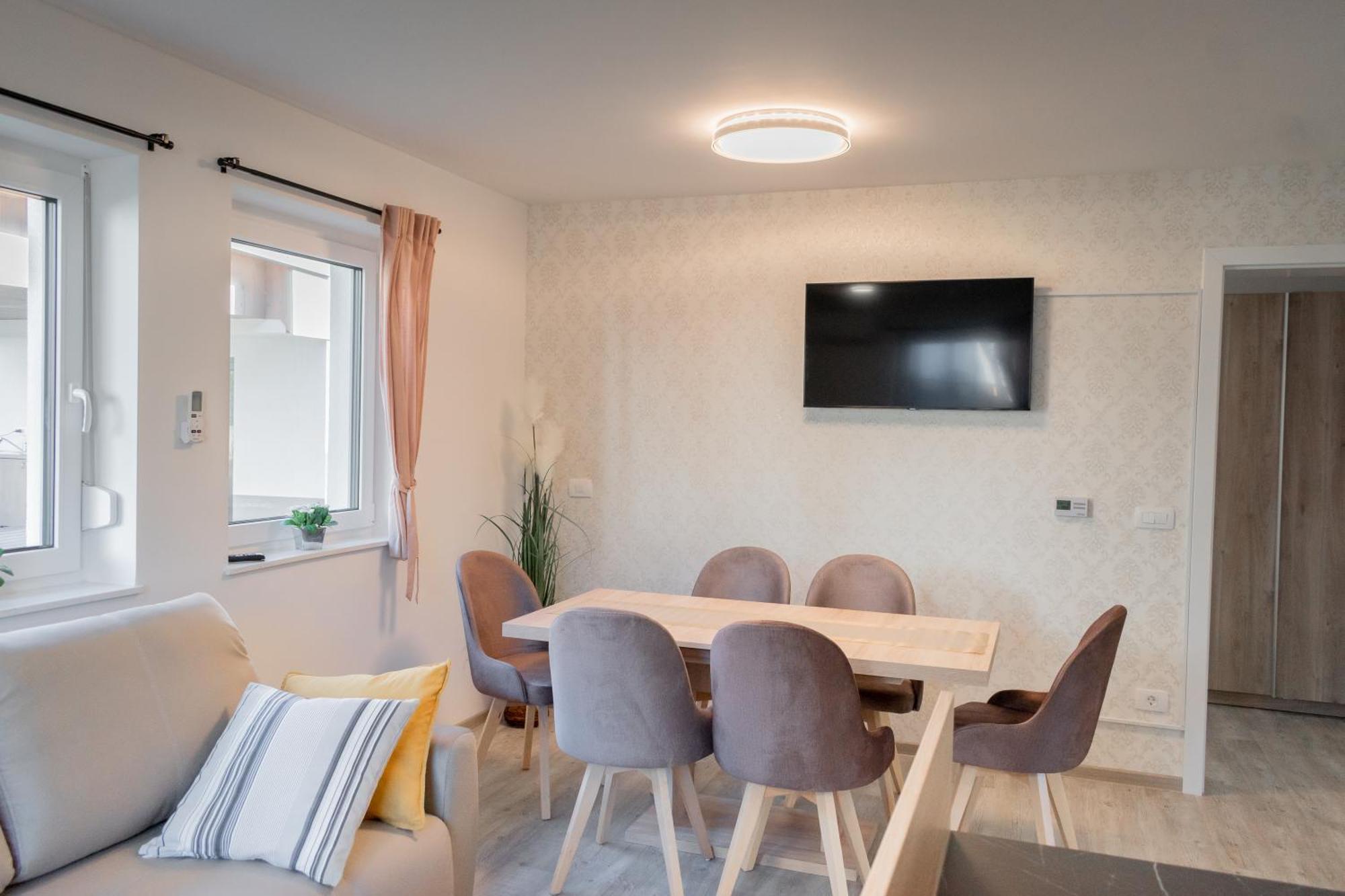 Prima Countryside Apartments Zirovnica Room photo