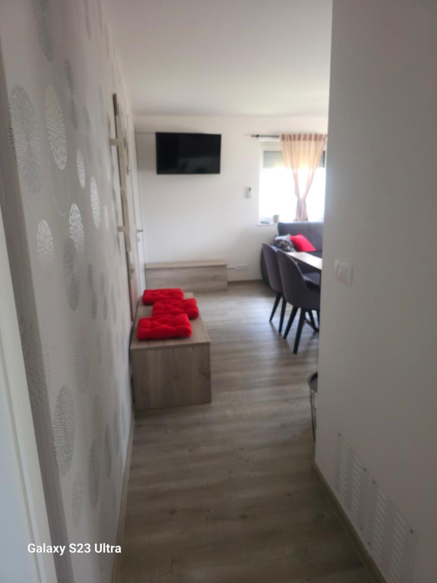 Prima Countryside Apartments Zirovnica Room photo
